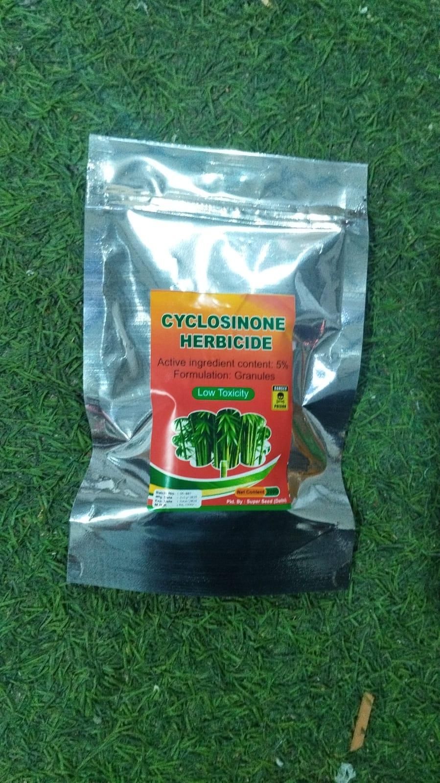Cyclosinone Herbicide Granules